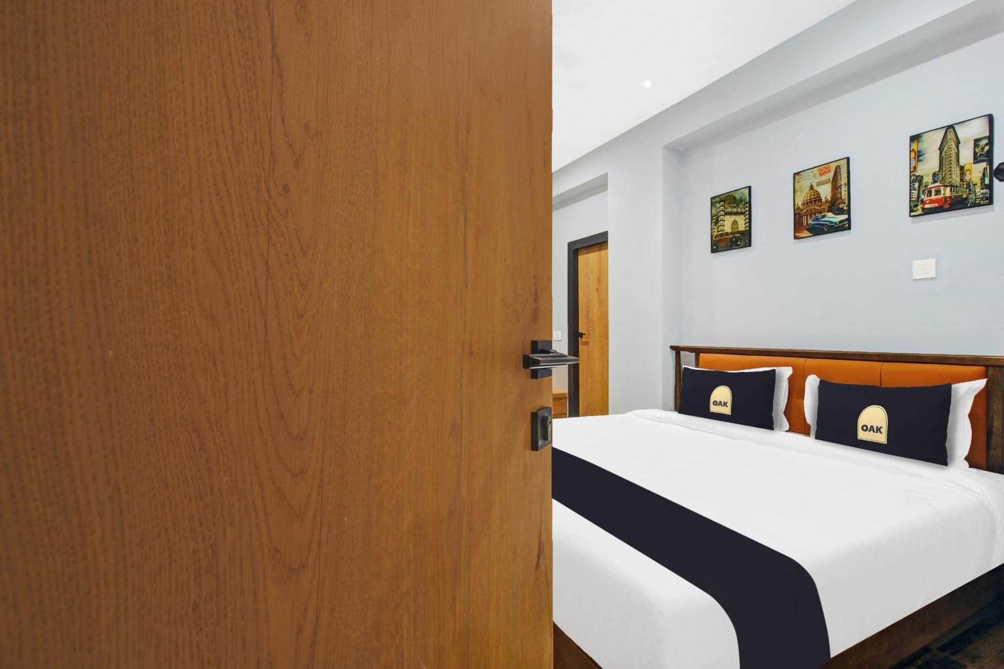 Super Townhouse Oak Hitec City Near Image Hospital Hyderabad Exterior foto